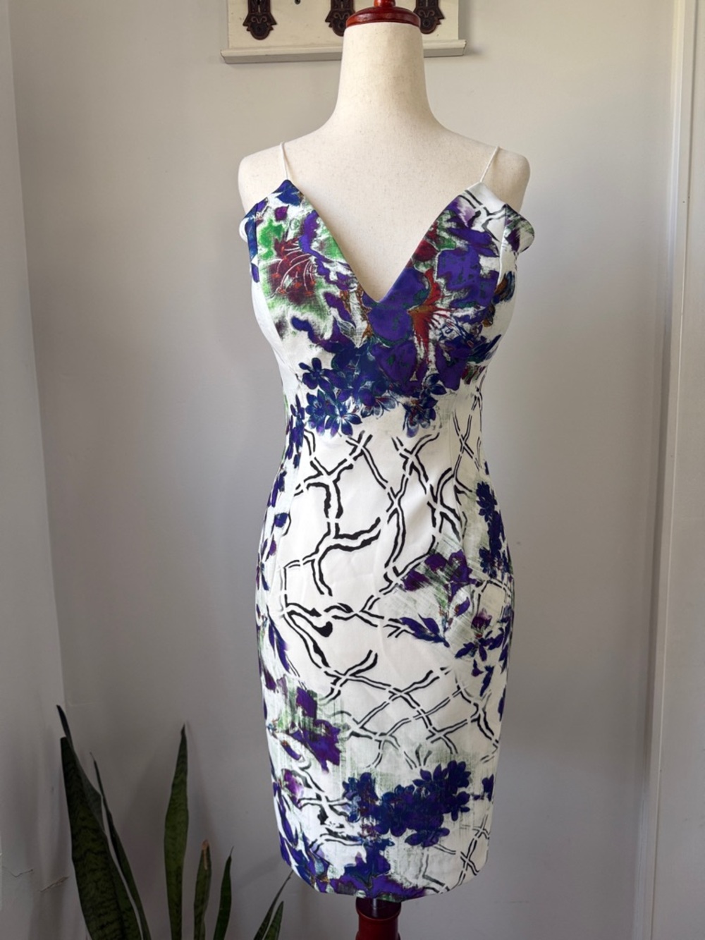 White Floral V-Neck Sheath Dress  Purple & Green Accents 8 Floral Summer Chic